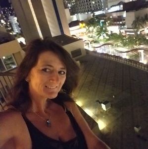 Meet your Posher, Dina